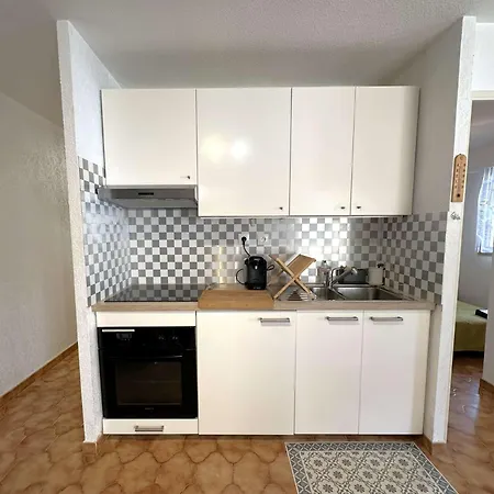 Apartment Hyedes Climatise Pour 4 Personnes Sur Le Port De