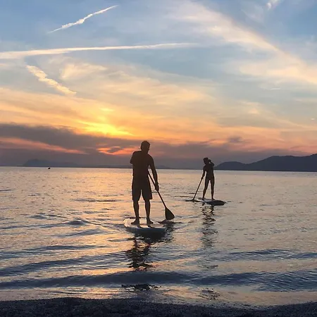Hyedes Climatise Pour 4 Personnes Sur Le Port De Hyeres